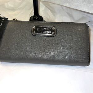 Marc Jacobs faded aluminum leather zip wallet